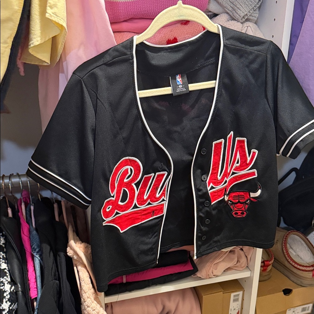 NBA Chicago Bulls Black and Red Cropped Jersey
